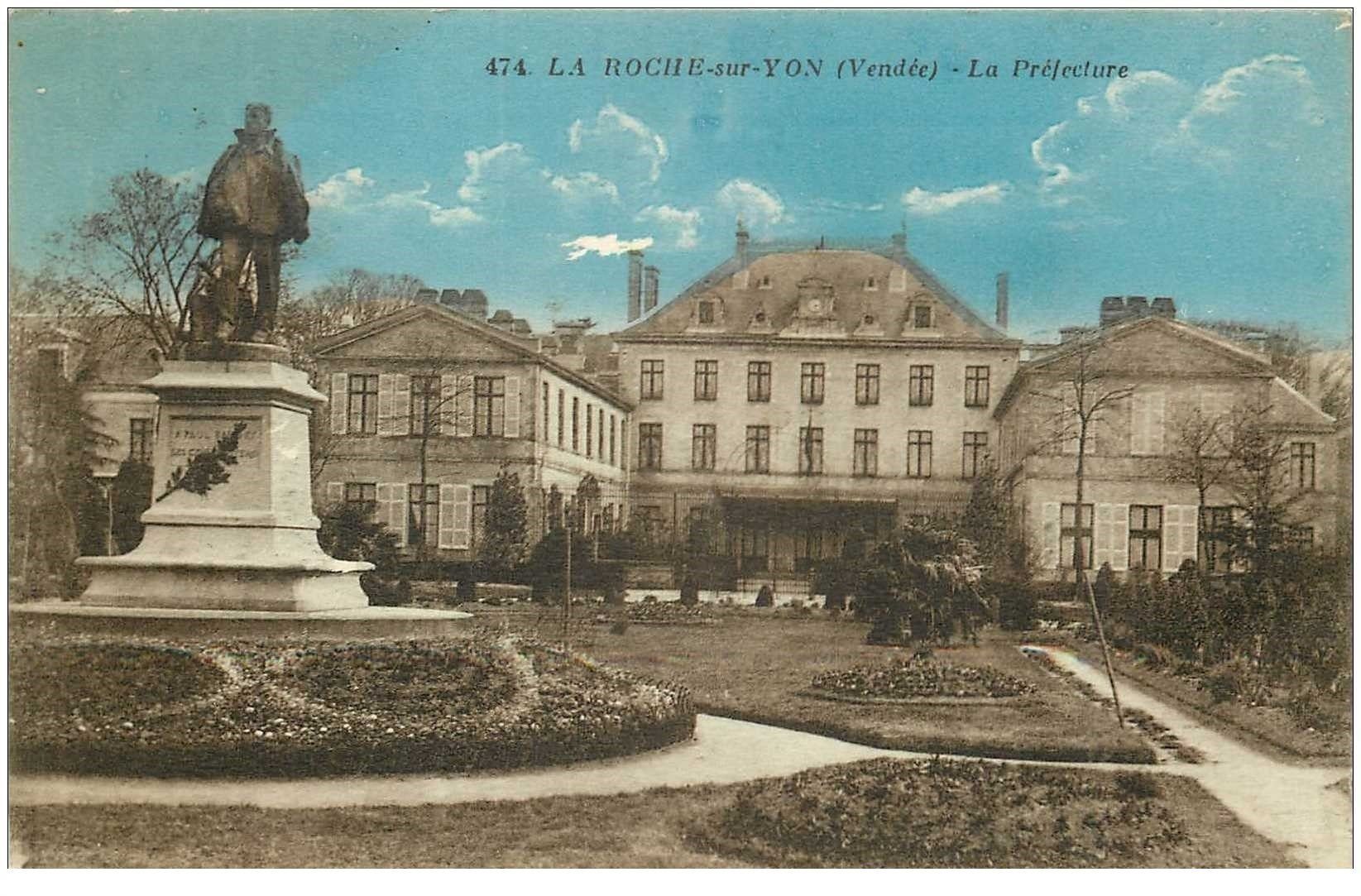 carte postale ancienne de la préfécture de la Vendée